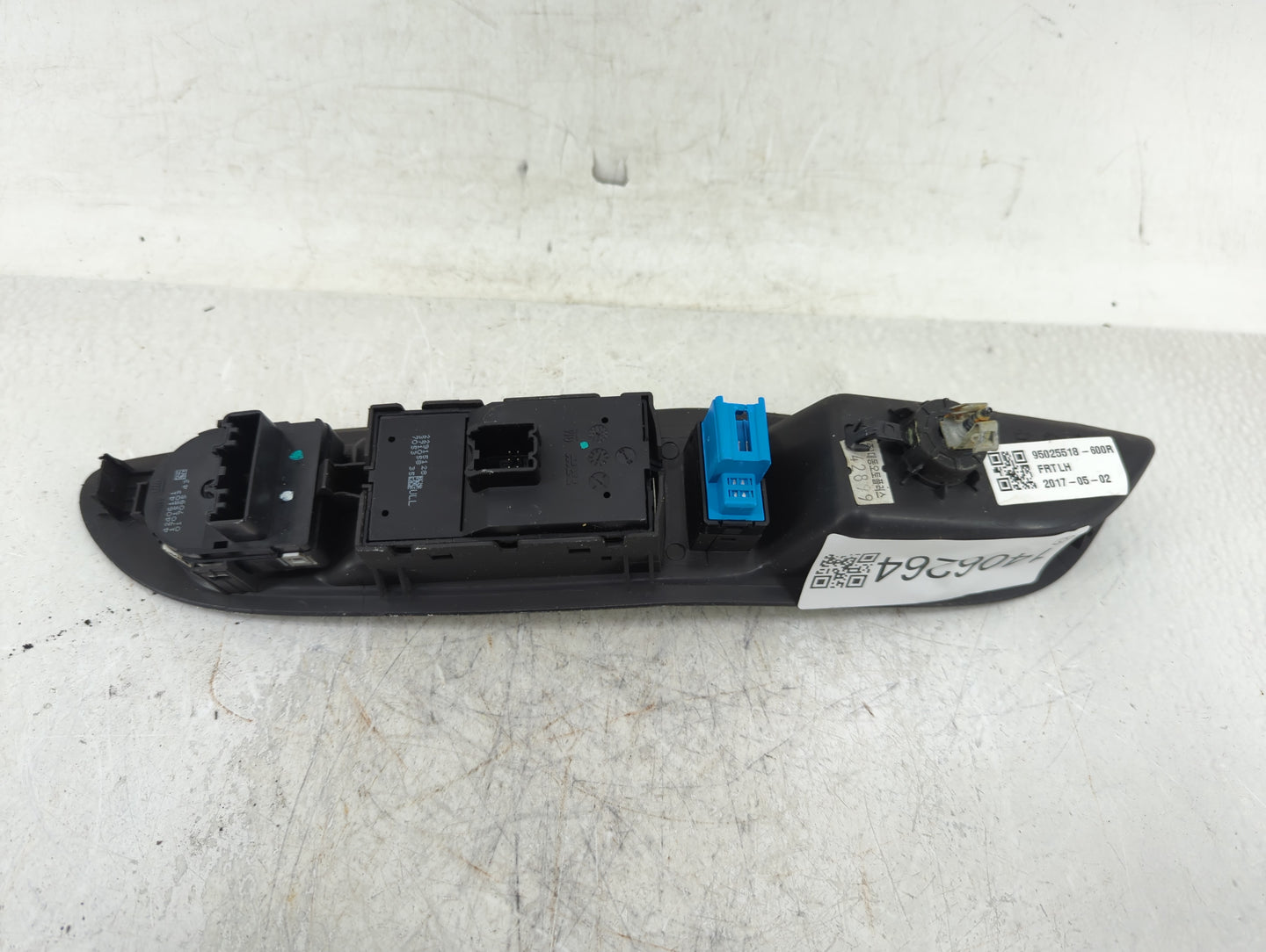 2017-2020 Buick Encore Master Power Window Switch Replacement Driver Side Left P/N:95393726 Fits Fits 2017 2018 2019 2020 OE