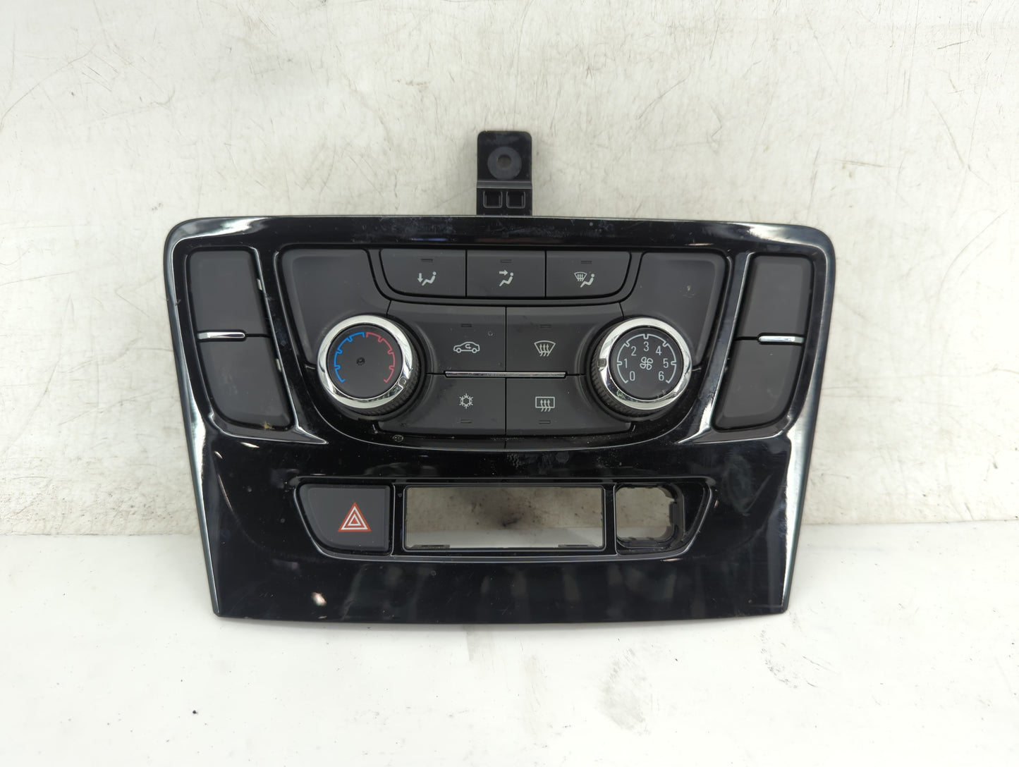 2017-2021 Buick Encore Climate Control Module Temperature AC/Heater Replacement P/N:39081561 A2C1134980001 Fits OEM Used Aut