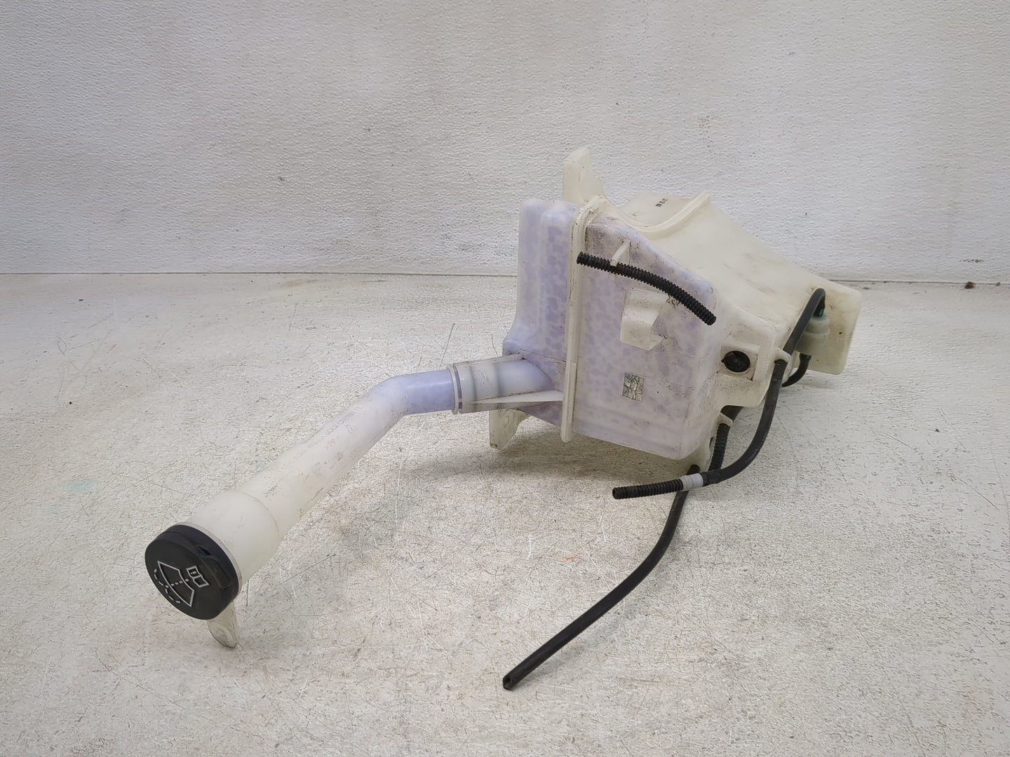 2015-2021 Buick Encore Windshield Washer Fluid Reservoir Bottle Oem - Oemusedautoparts1.com