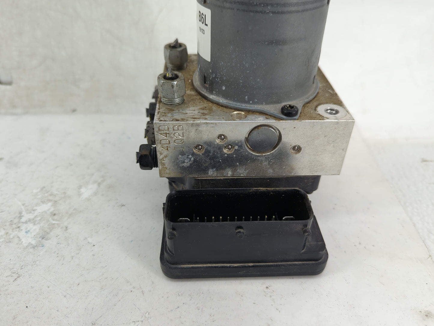 2017-2021 Buick Encore ABS Pump Control Module Replacement P/N:42643519 01090942AAA Fits Fits 2017 2018 2019 2020 2021 OEM U