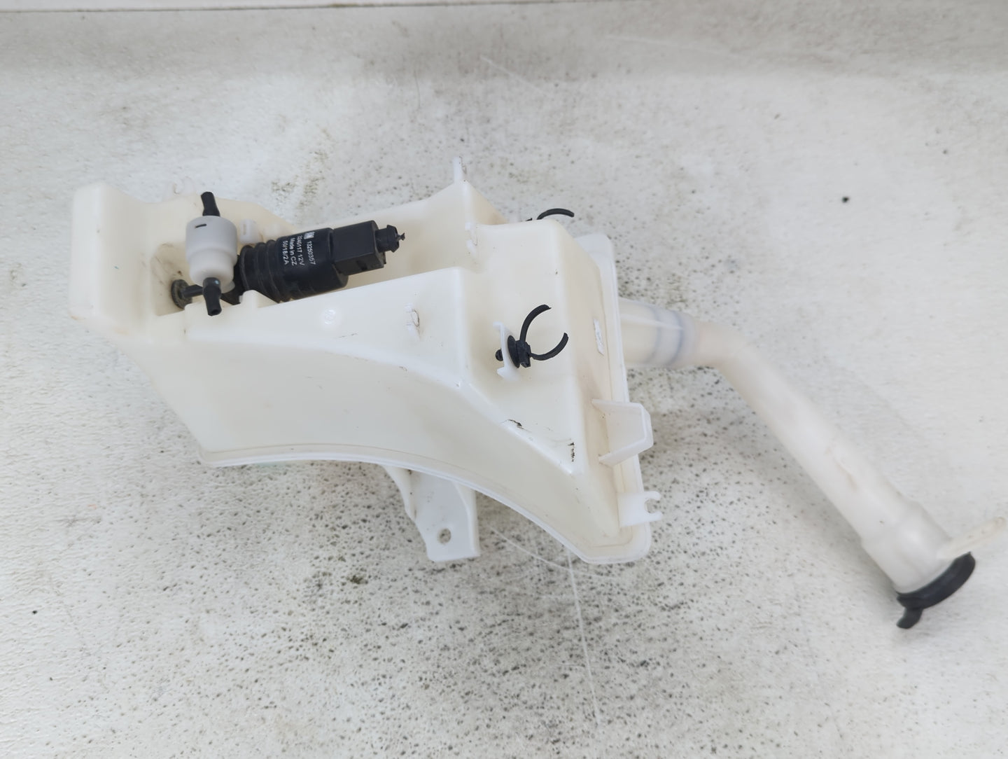 2015-2021 Buick Encore Windshield Washer Fluid Reservoir Bottle Oem - Oemusedautoparts1.com