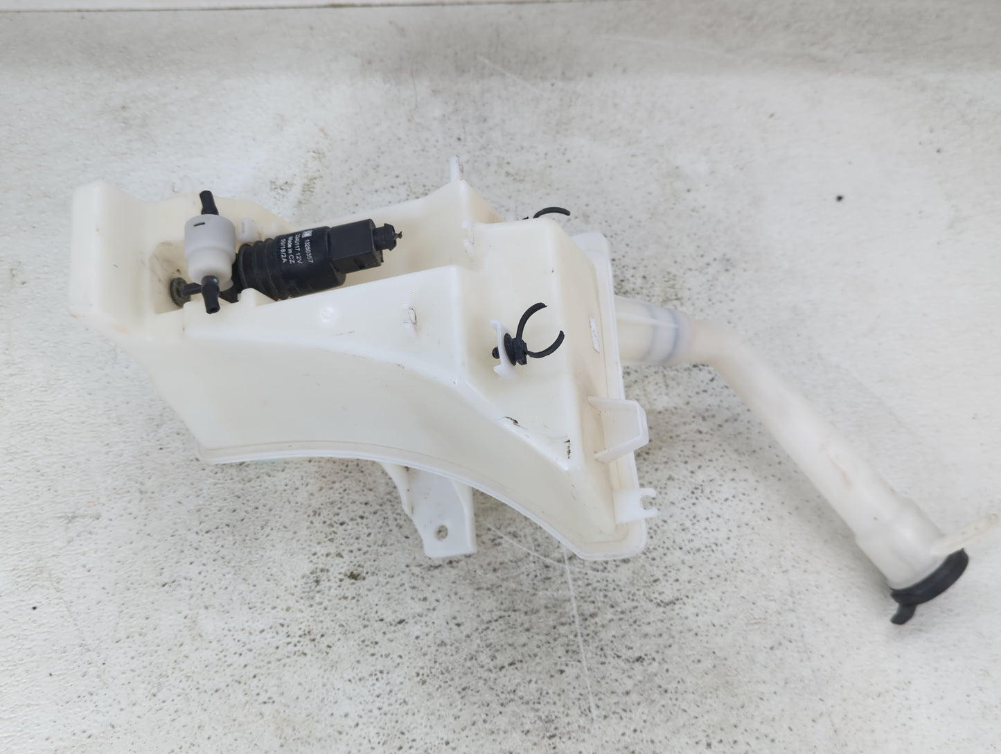 2015-2021 Buick Encore Windshield Washer Fluid Reservoir Bottle Oem - Oemusedautoparts1.com
