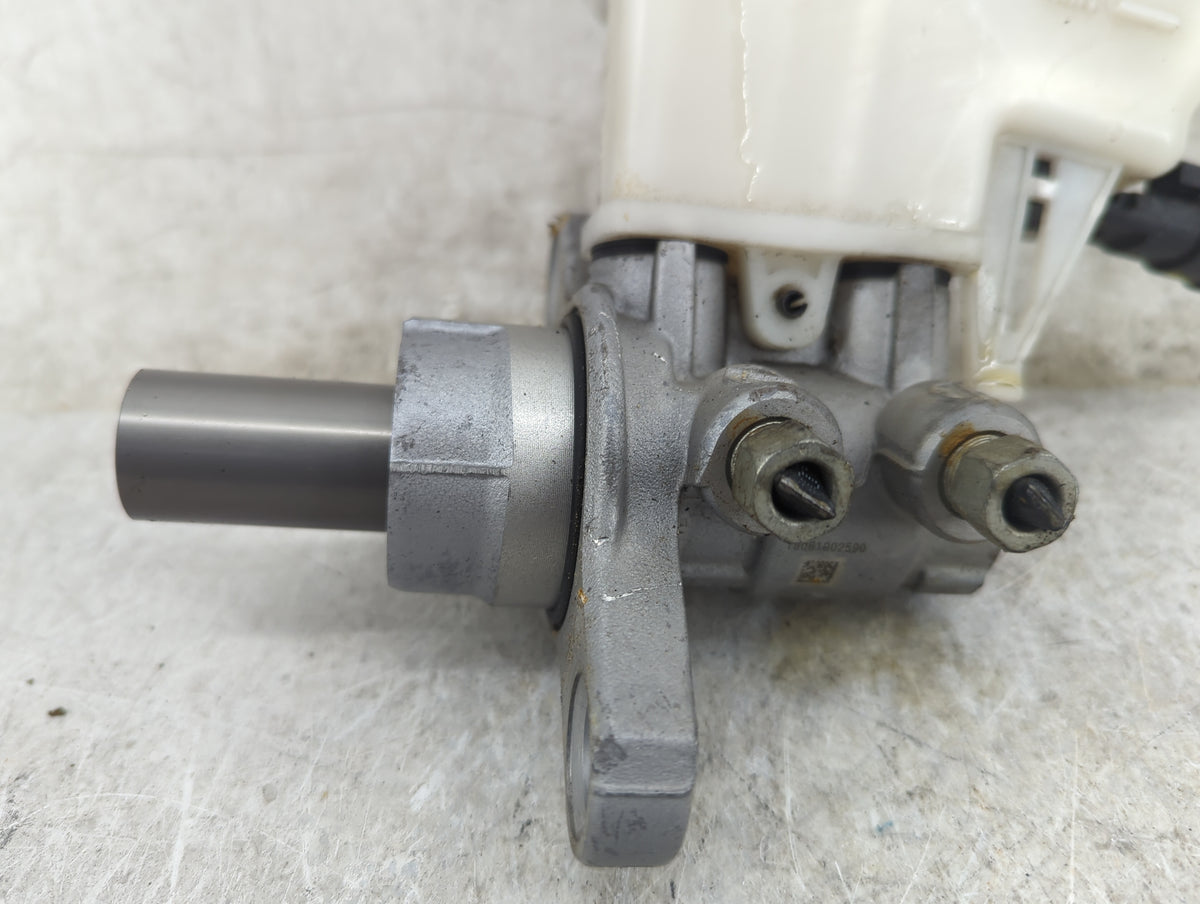 2013-2021 Buick Encore Brake Master Cylinder 1452074 - Oemusedautoparts1.com