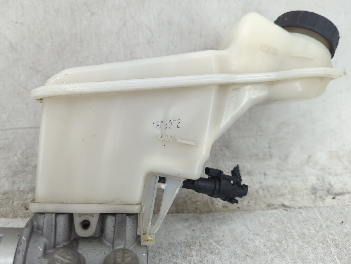 2013-2021 Buick Encore Brake Master Cylinder 1452074 - Oemusedautoparts1.com
