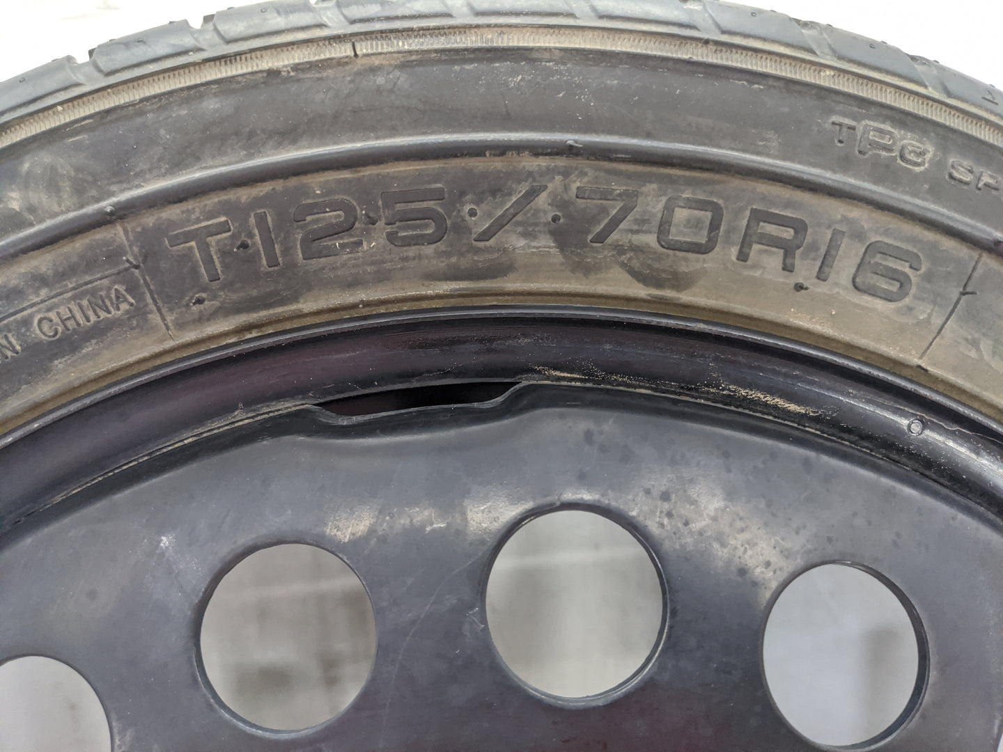 2013-2022 Buick Encore Spare Donut Tire Wheel Rim Oem 1461502 - Oemusedautoparts1.com