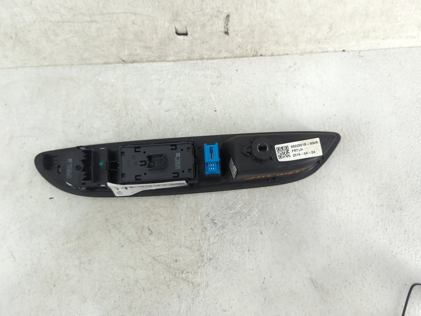 2017-2020 Buick Encore Master Power Window Switch Replacement Driver Side Left P/N:95025518-600R Fits Fits 2017 2018 2019 20