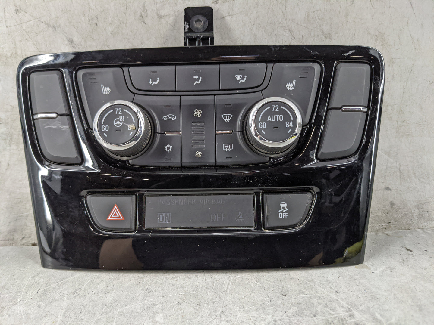 2017-2020 Buick Encore Climate Control Module Temperature AC/Heater Replacement P/N:39082867 A2C1135070001 Fits OEM Used Aut