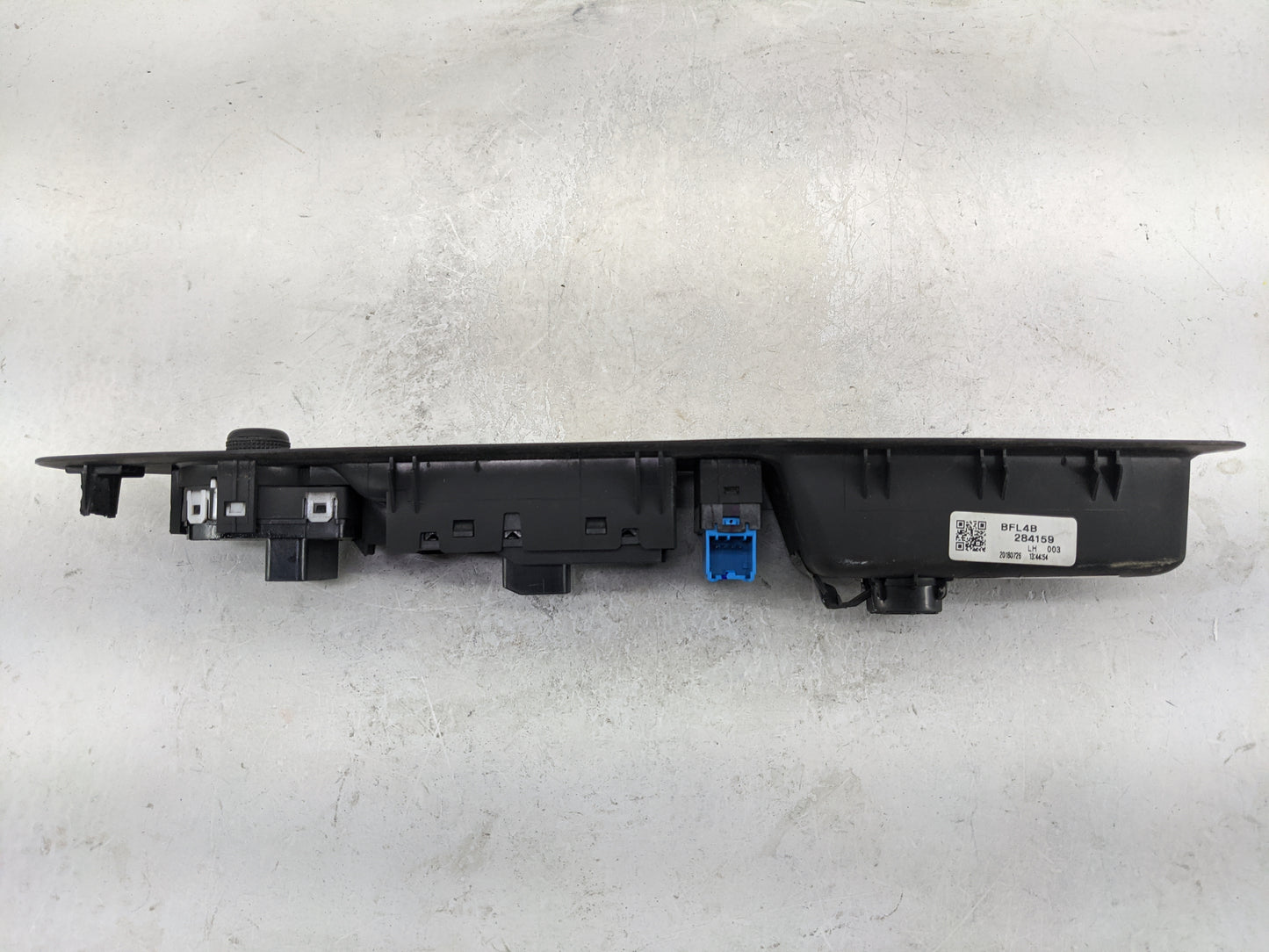 2017-2020 Buick Encore Master Power Window Switch Replacement Driver Side Left P/N:BFL4B 284159 Fits Fits 2017 2018 2019 202