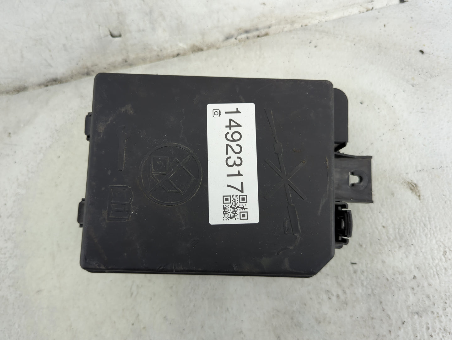 2018-2020 Buick Encore Fusebox Fuse Box Panel Relay Module P/N:42624875 Fits Fits 2018 2019 2020 OEM Used Auto Parts - Oemus