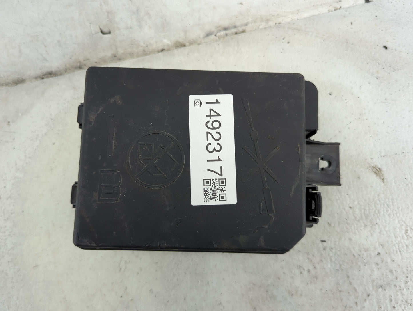 2018-2020 Buick Encore Fusebox Fuse Box Panel Relay Module P/N:42624875 Fits Fits 2018 2019 2020 OEM Used Auto Parts - Oemus