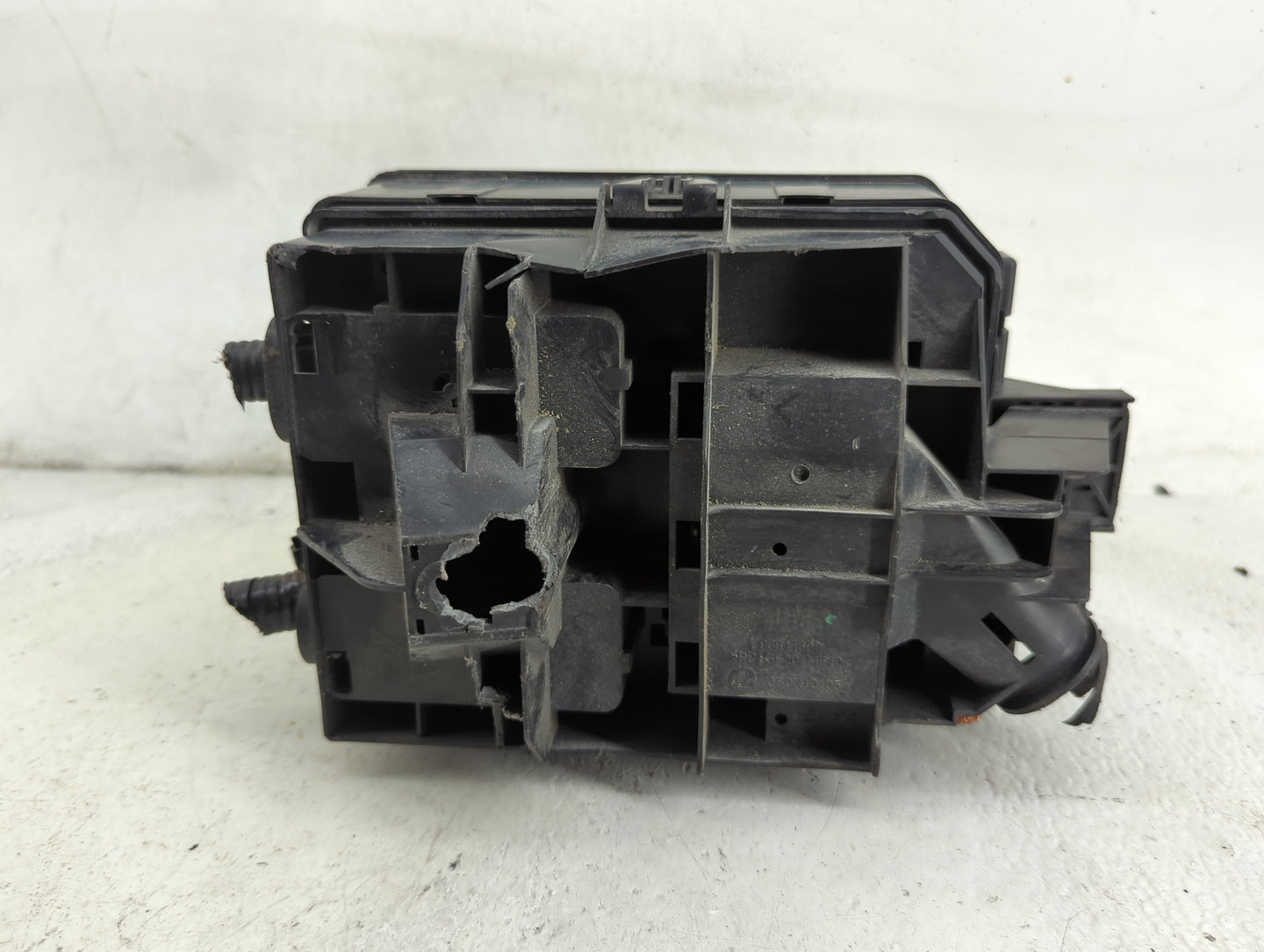 2018-2020 Buick Encore Fusebox Fuse Box Panel Relay Module P/N:42624875 Fits Fits 2018 2019 2020 OEM Used Auto Parts - Oemus