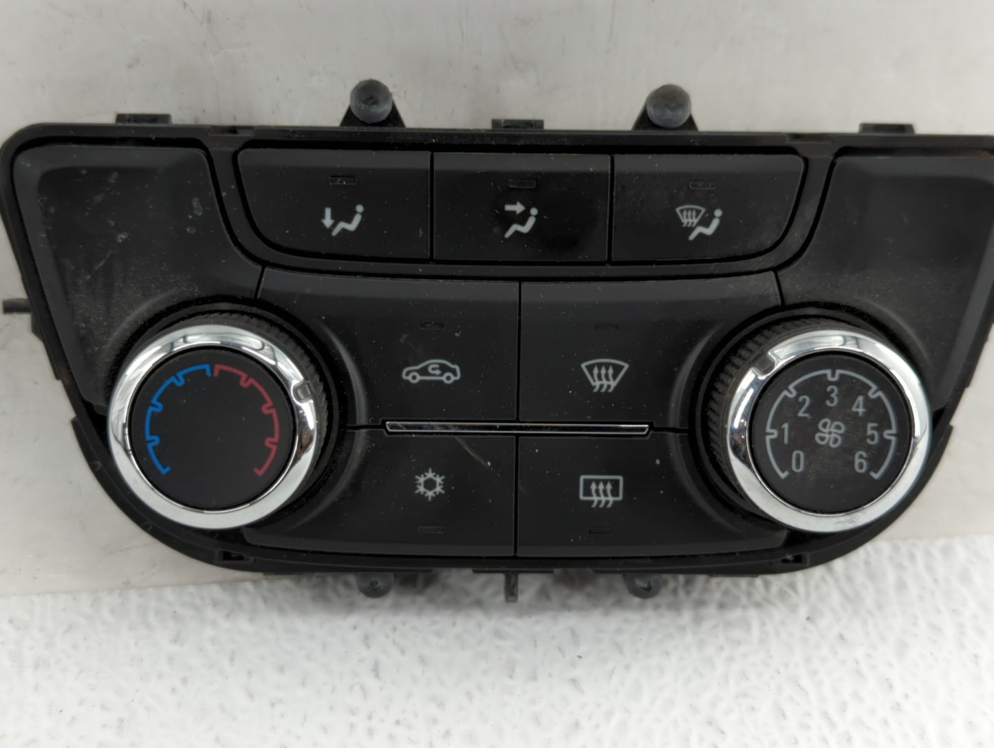 2017-2021 Buick Encore Climate Control Module Temperature AC/Heater Replacement P/N:39081581 39081561 Fits OEM Used Auto Par