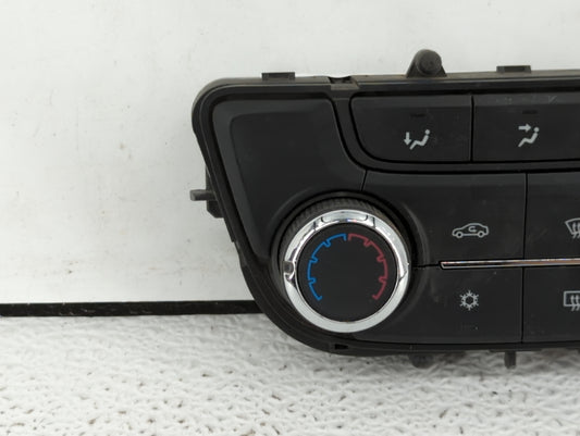 2017-2021 Buick Encore Climate Control Module Temperature AC/Heater Replacement P/N:39081581 39081561 Fits OEM Used Auto Parts