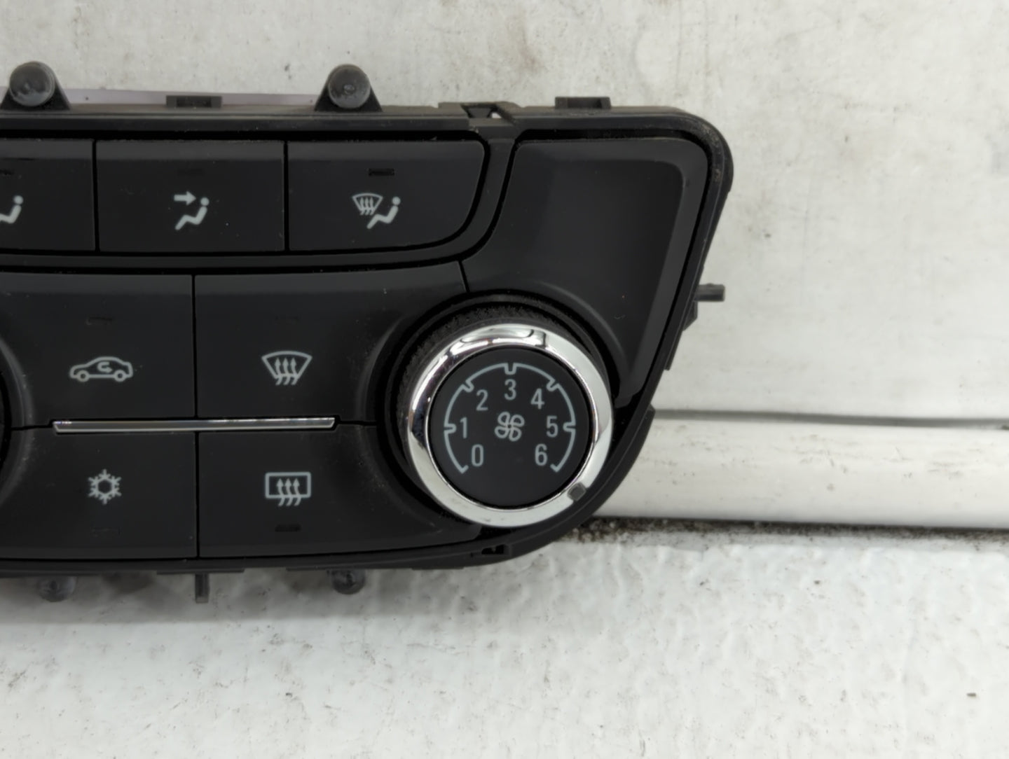 2017-2021 Buick Encore Climate Control Module Temperature AC/Heater Replacement P/N:39081581 39081561 Fits OEM Used Auto Par