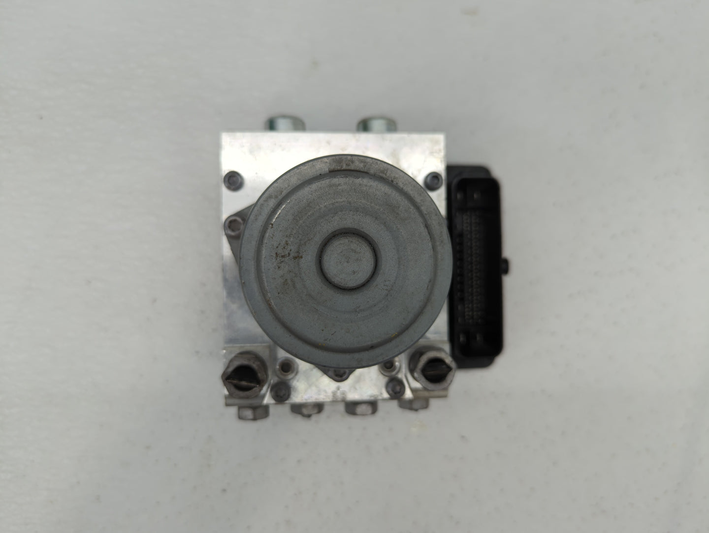 2017-2021 Buick Encore ABS Pump Control Module Replacement P/N:84408130 84408129, 42520669 Fits Fits 2017 2018 2019 2020 202