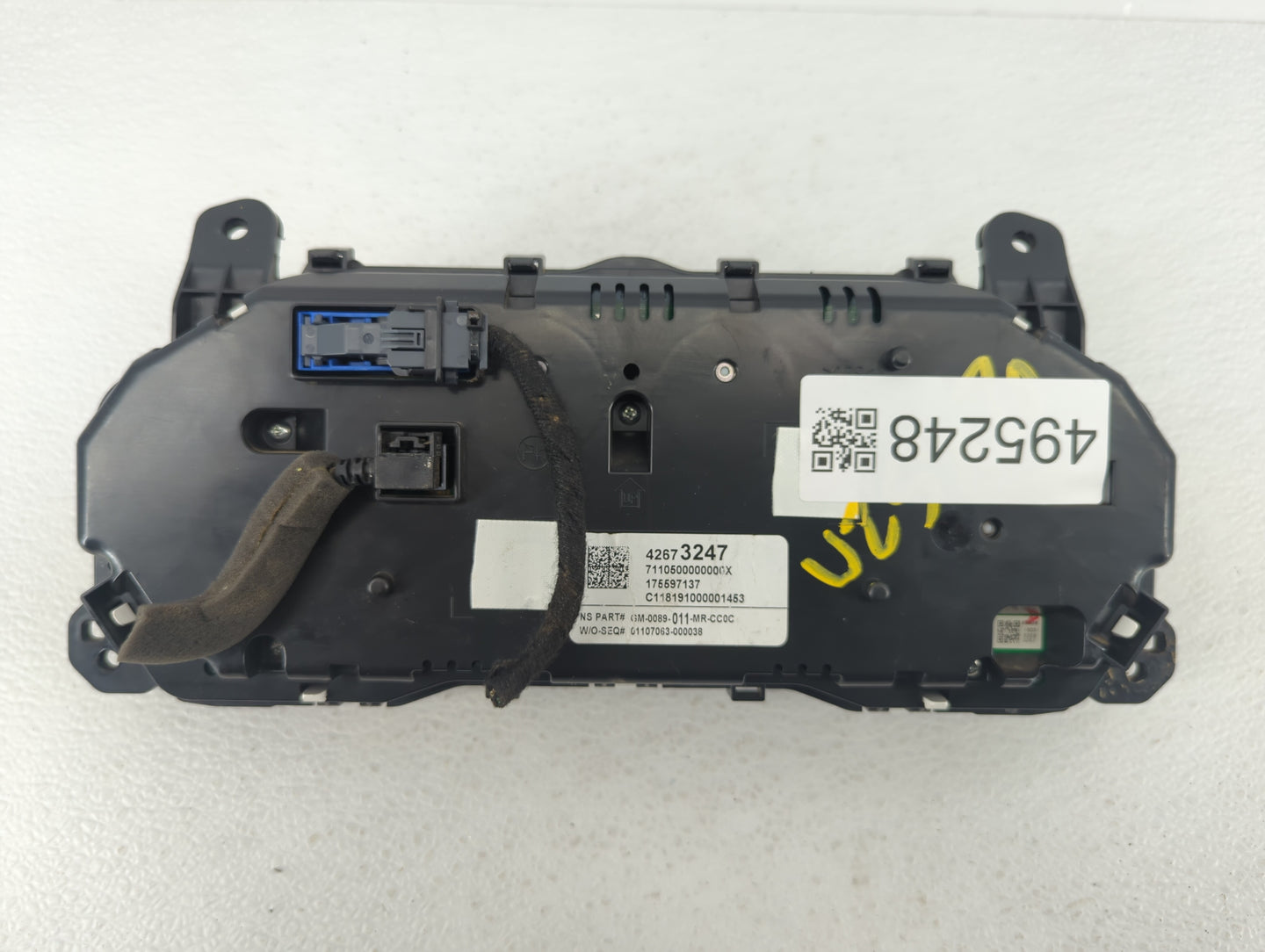 2019-2021 Buick Encore Instrument Cluster Speedometer Gauges P/N:42687899 42673247 Fits Fits 2019 2020 2021 OEM Used Auto Pa