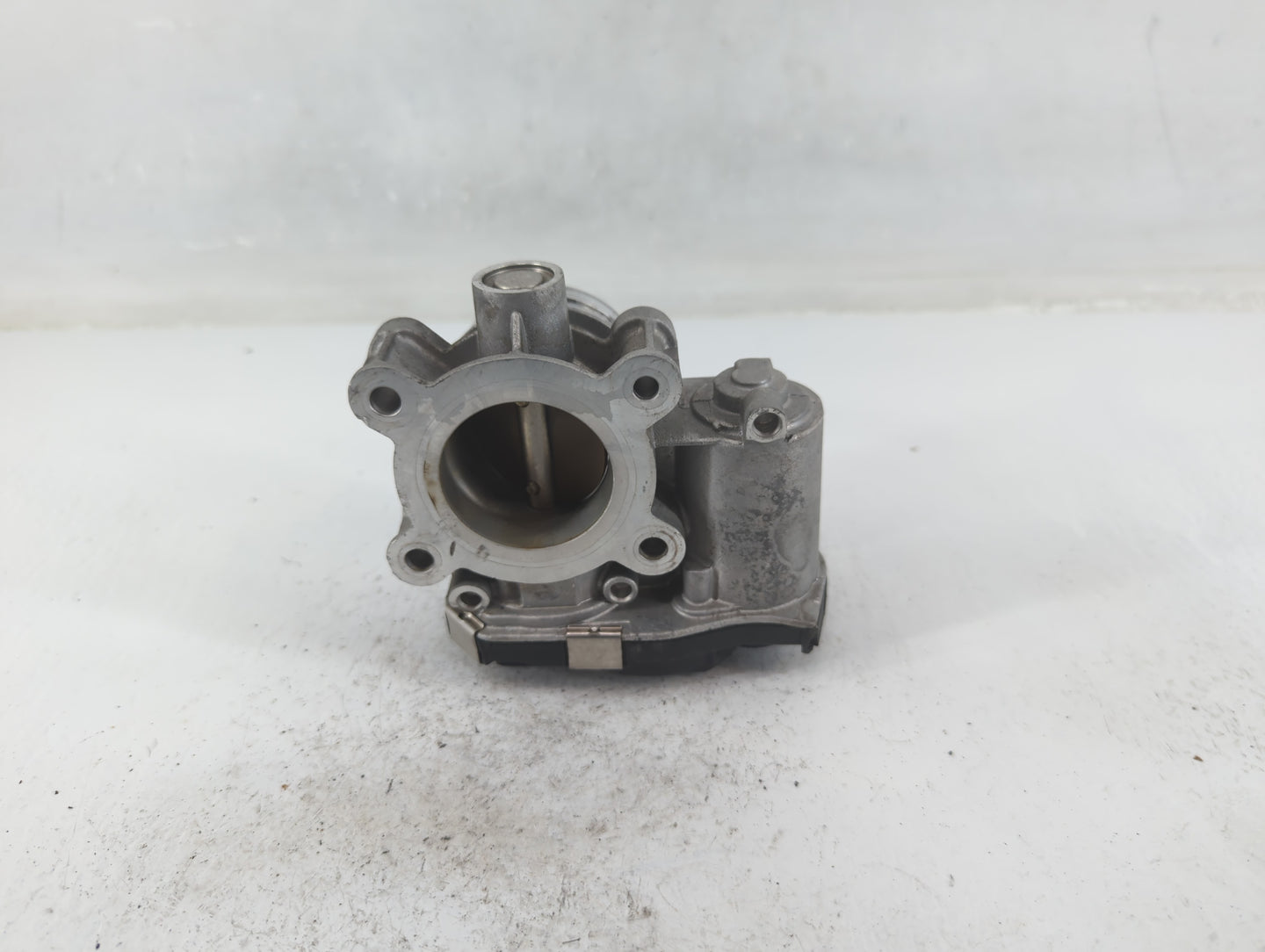 2016-2021 Buick Encore Throttle Body P/N:12671379AA Fits Fits 2016 2017 2018 2019 2020 2021 2022 OEM Used Auto Parts - Oemus