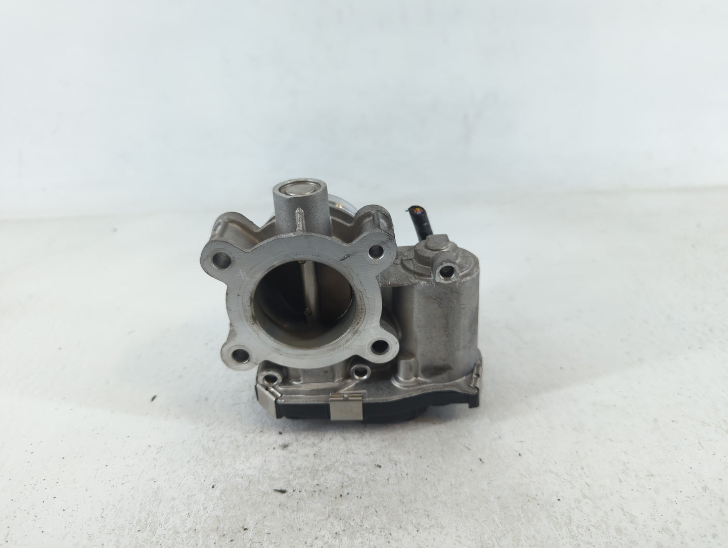 2016-2021 Buick Encore Throttle Body P/N:12671379AA Fits Fits 2016 2017 2018 2019 2020 2021 2022 OEM Used Auto Parts - Oemus