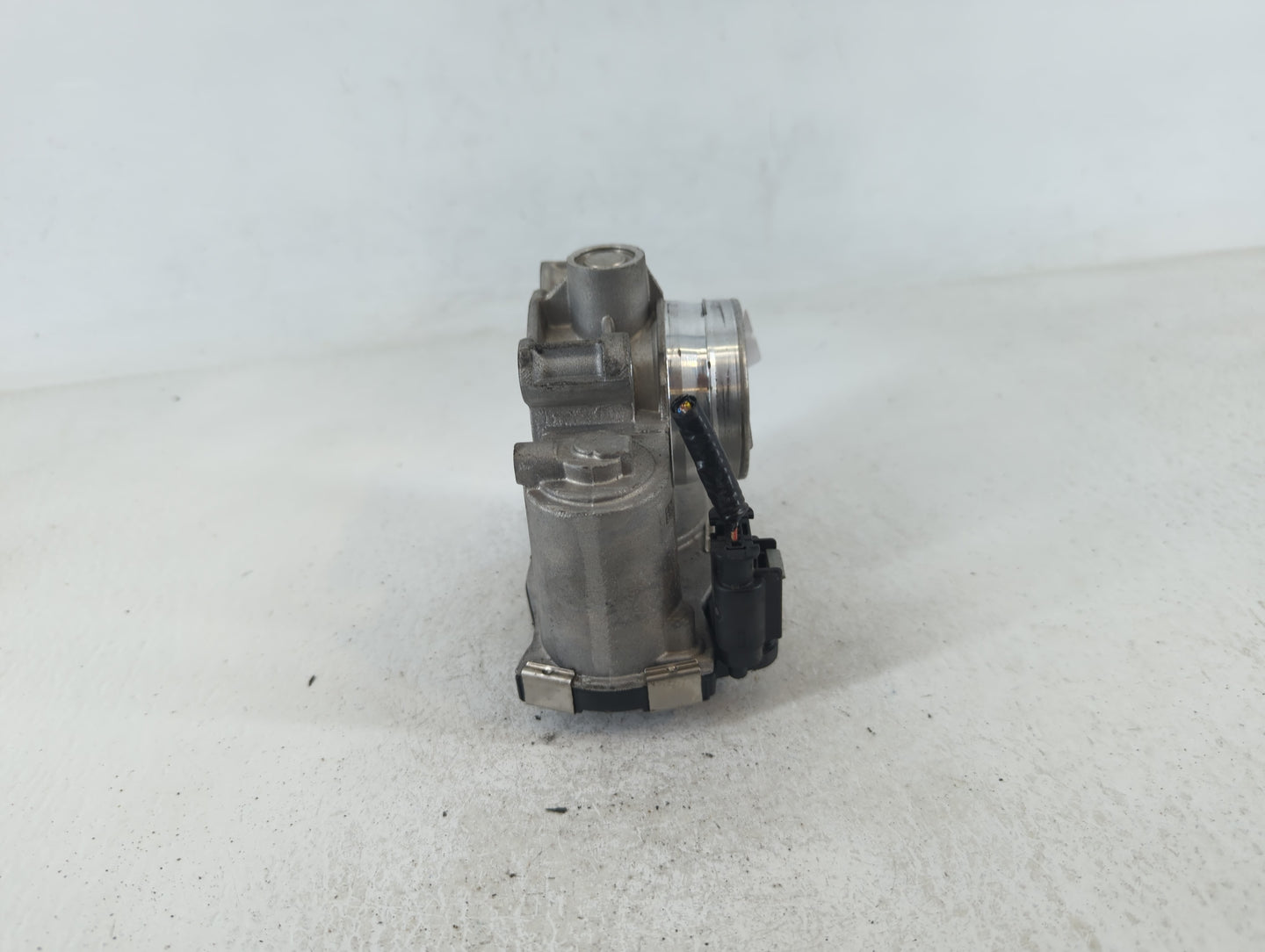 2016-2021 Buick Encore Throttle Body P/N:12671379AA Fits Fits 2016 2017 2018 2019 2020 2021 2022 OEM Used Auto Parts - Oemus