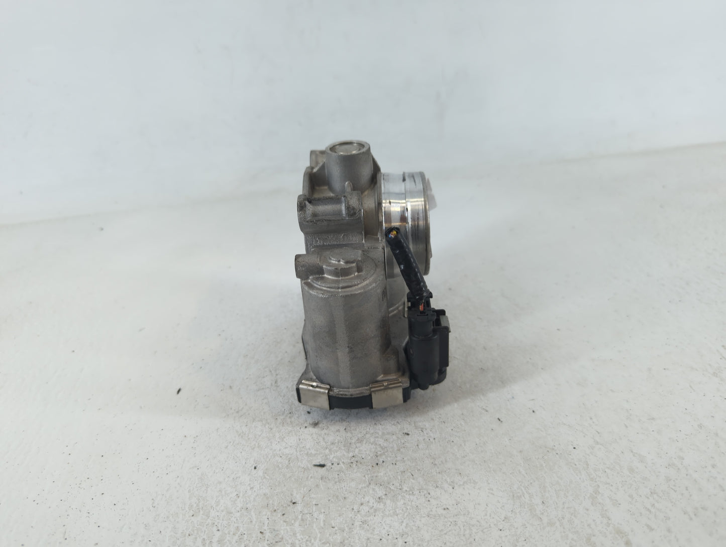 2016-2021 Buick Encore Throttle Body P/N:12671379AA Fits Fits 2016 2017 2018 2019 2020 2021 2022 OEM Used Auto Parts - Oemus