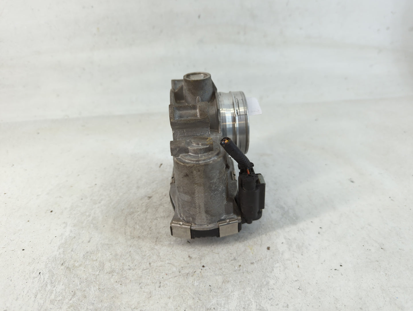 2016-2021 Buick Encore Throttle Body P/N:12671379AA Fits Fits 2016 2017 2018 2019 2020 2021 2022 OEM Used Auto Parts - Oemus