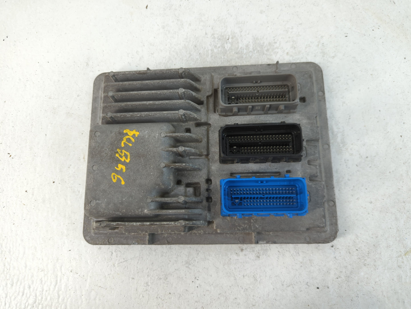 2019 Buick Encore PCM Engine Control Computer ECU ECM PCU OEM P/N:12695618 Fits Fits 2017 2018 2020 2021 2022 OEM Used Auto 