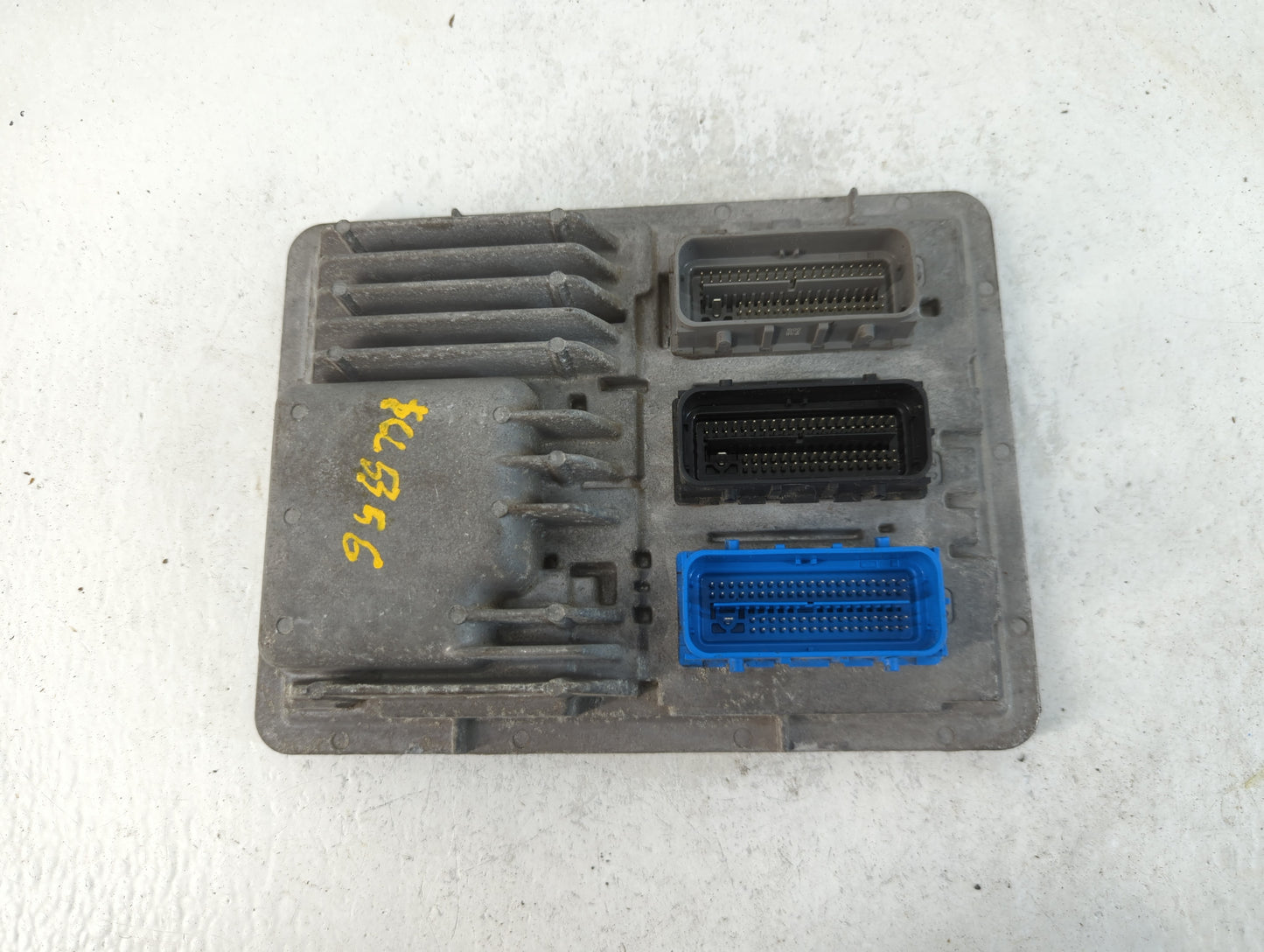 2019 Buick Encore PCM Engine Control Computer ECU ECM PCU OEM P/N:12695618 Fits Fits 2017 2018 2020 2021 2022 OEM Used Auto 