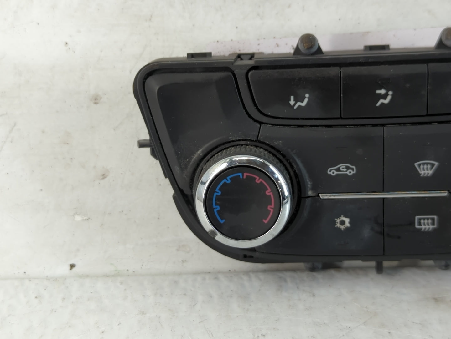 2017-2020 Buick Encore Climate Control Module Temperature AC/Heater Replacement P/N:A2C1134980001 39081561 Fits OEM Used Aut