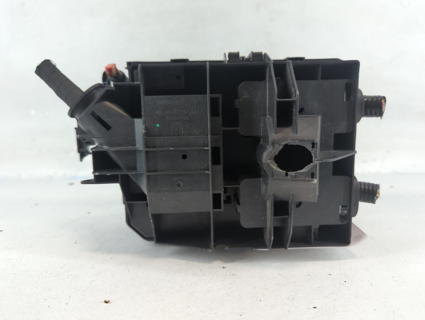 2018-2020 Buick Encore Fusebox Fuse Box Panel Relay Module P/N:C0002799 42624875 Fits Fits 2018 2019 2020 OEM Used Auto Part