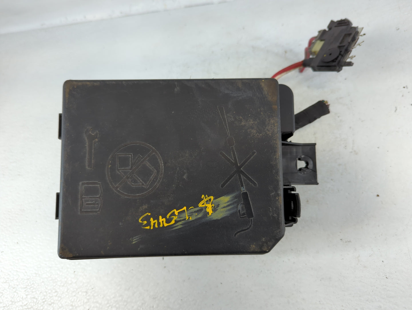 2018-2020 Buick Encore Fusebox Fuse Box Panel Relay Module P/N:C0000465 2624875 Fits Fits 2018 2019 2020 OEM Used Auto Parts