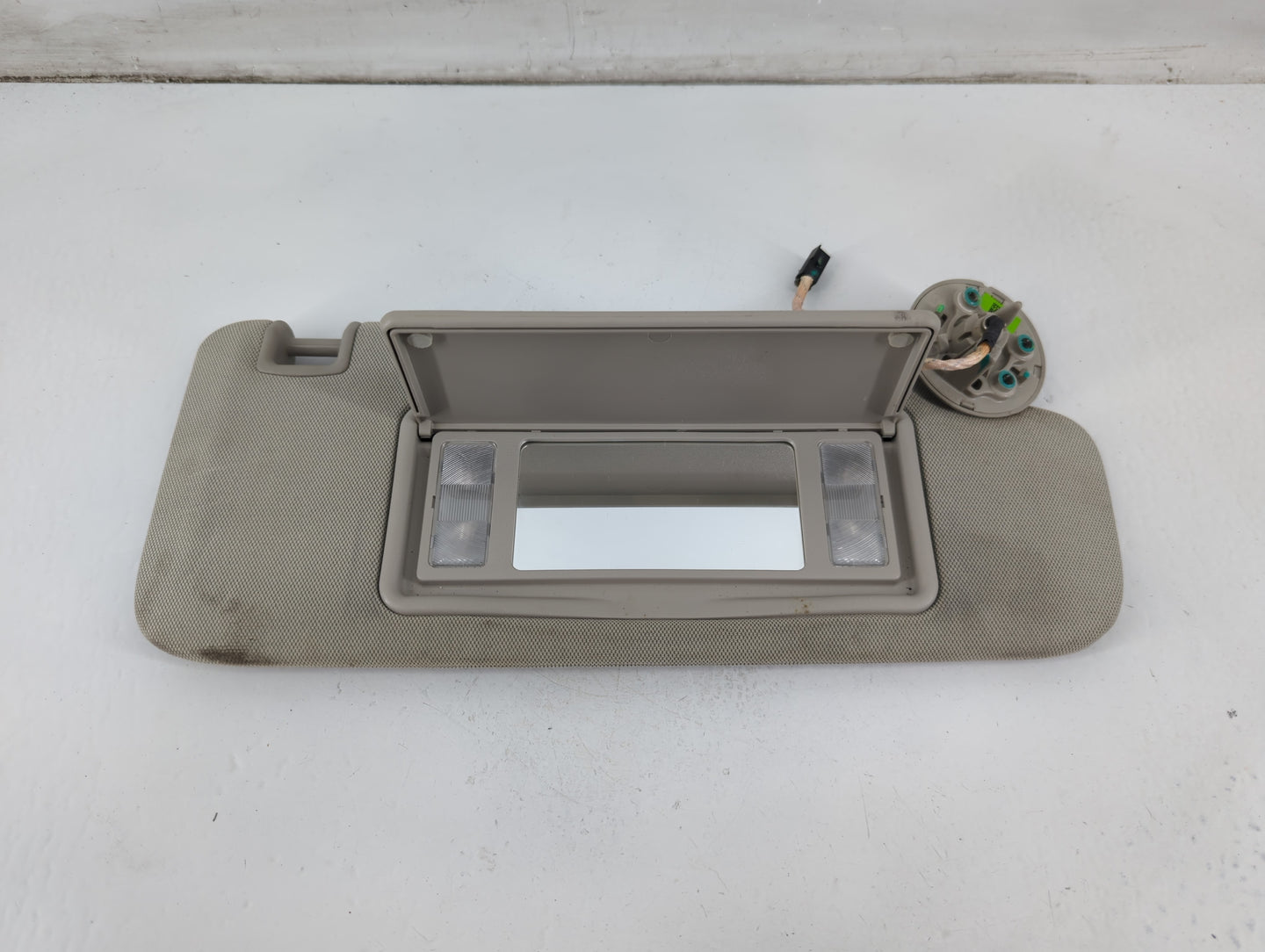 2016-2020 Buick Envision Sun Visor Shade Replacement Passenger Right Mirror Fits Fits 2016 2017 2018 2019 2020 OEM Used Auto