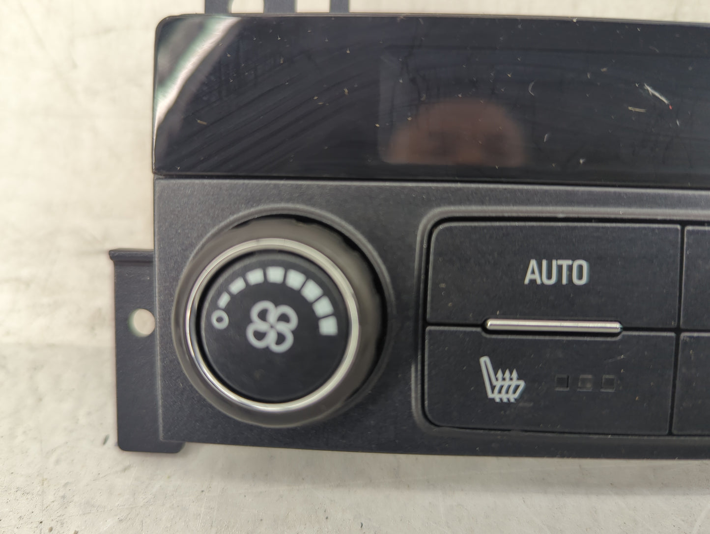 2016-2020 Buick Envision Climate Control Module Temperature AC/Heater Replacement P/N:23467328 Fits OEM Used Auto Parts - Oe