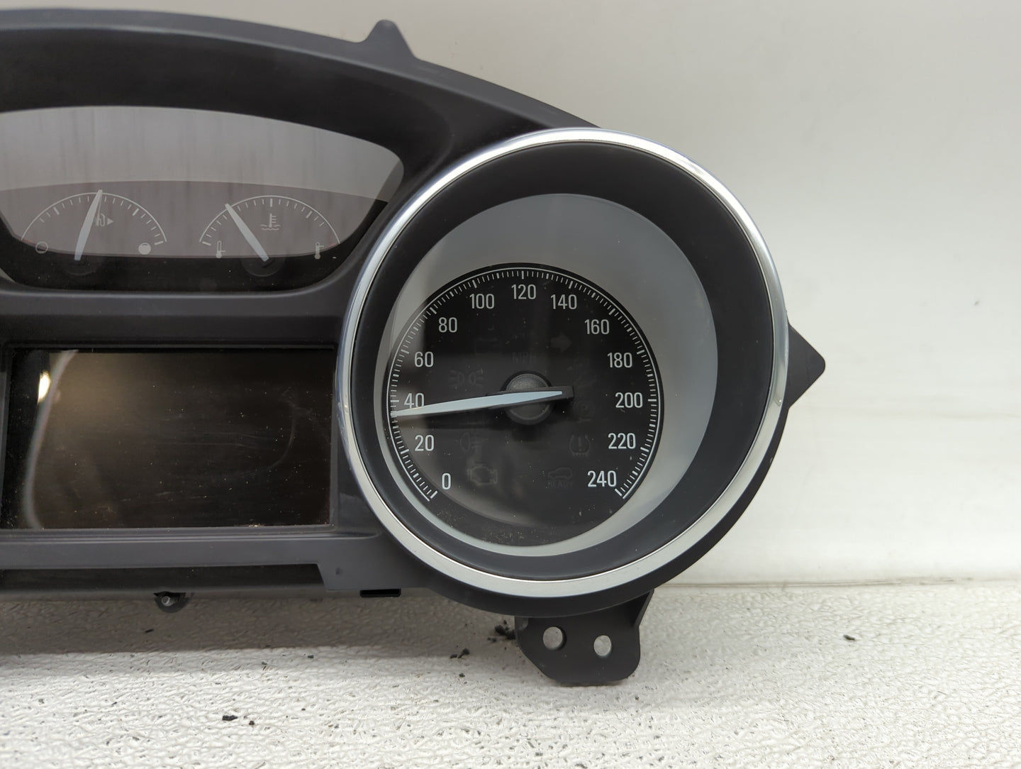 2019-2020 Buick Envision Instrument Cluster Speedometer Gauges P/N:843558998 Miles: Fits Fits 2019 2020 OEM Used Auto Parts 
