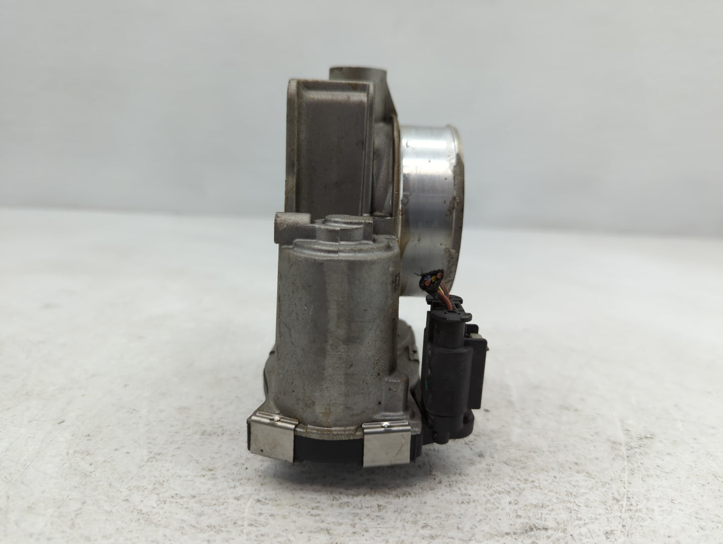 2017-2020 Buick Envision Throttle Body P/N:12670839AA Fits Fits 2013 2014 2015 2017 2018 2019 2020 OEM Used Auto Parts - Oem