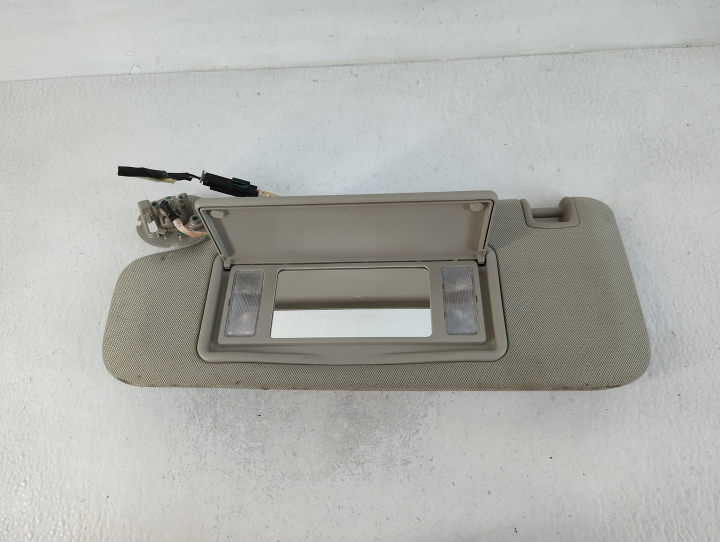2016-2020 Buick Envision Sun Visor Shade Replacement Driver Left Mirror Fits Fits 2016 2017 2018 2019 2020 OEM Used Auto Par