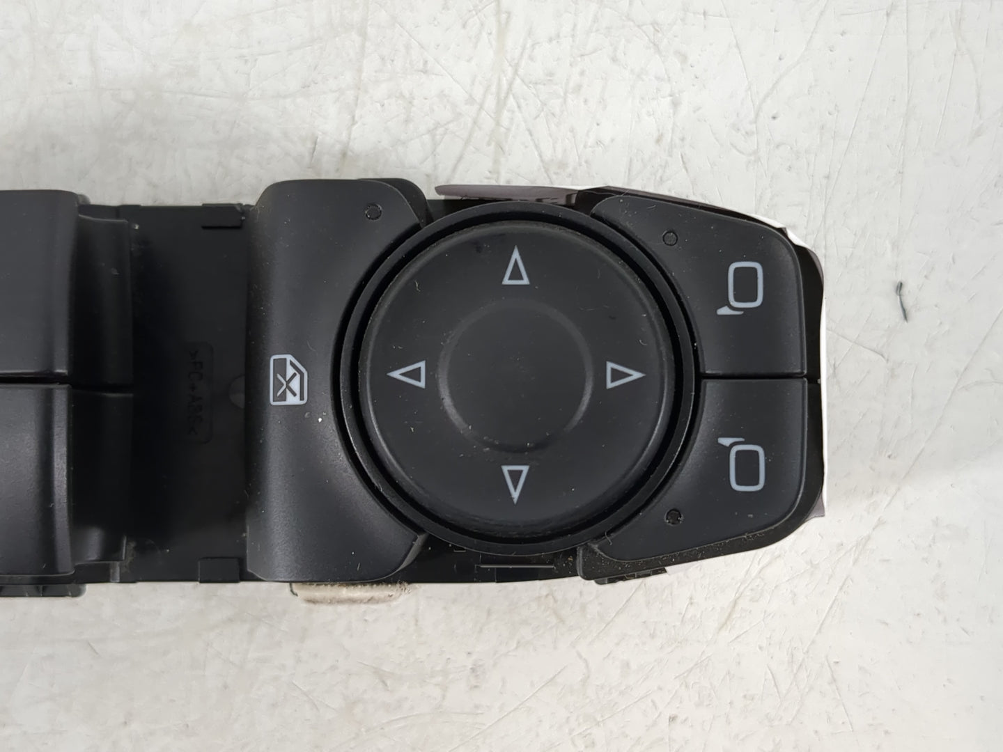 2019 Buick Lacrosse Master Power Window Switch Replacement Driver Side Left P/N:26218341 Fits OEM Used Auto Parts - Oemuseda
