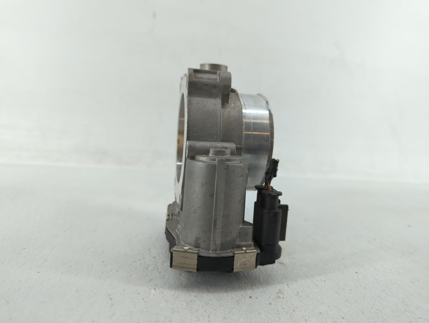 2017-2019 Buick Lacrosse Throttle Body P/N:1267 1015 12671015 Fits Fits 2017 2018 2019 OEM Used Auto Parts - Oemusedautopart
