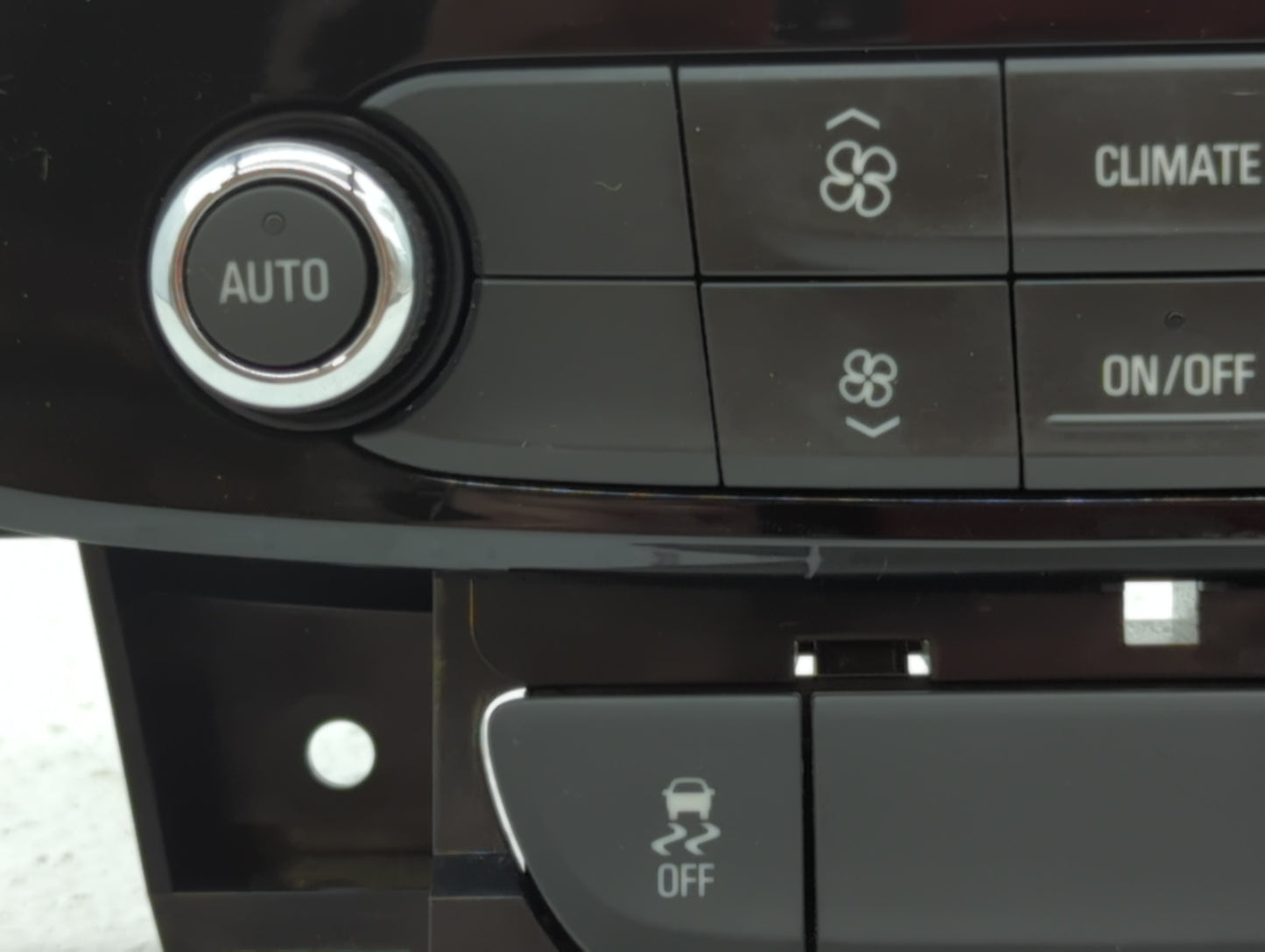 2019 Buick Lacrosse Climate Control Module Temperature AC/Heater Replacement P/N:84315981 Fits OEM Used Auto Parts - Oemused
