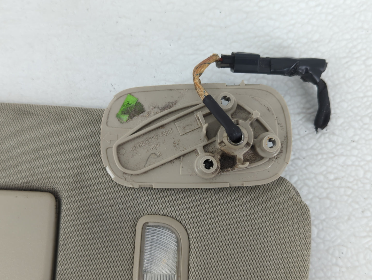 2018-2019 Buick Lacrosse Sun Visor Shade Replacement Passenger Right Mirror Fits Fits 2018 2019 OEM Used Auto Parts - Oemuse