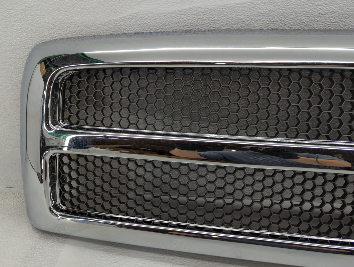 2017-2019 Buick Lacrosse Front Grille Bumper Not Included - Oemusedautoparts1.com