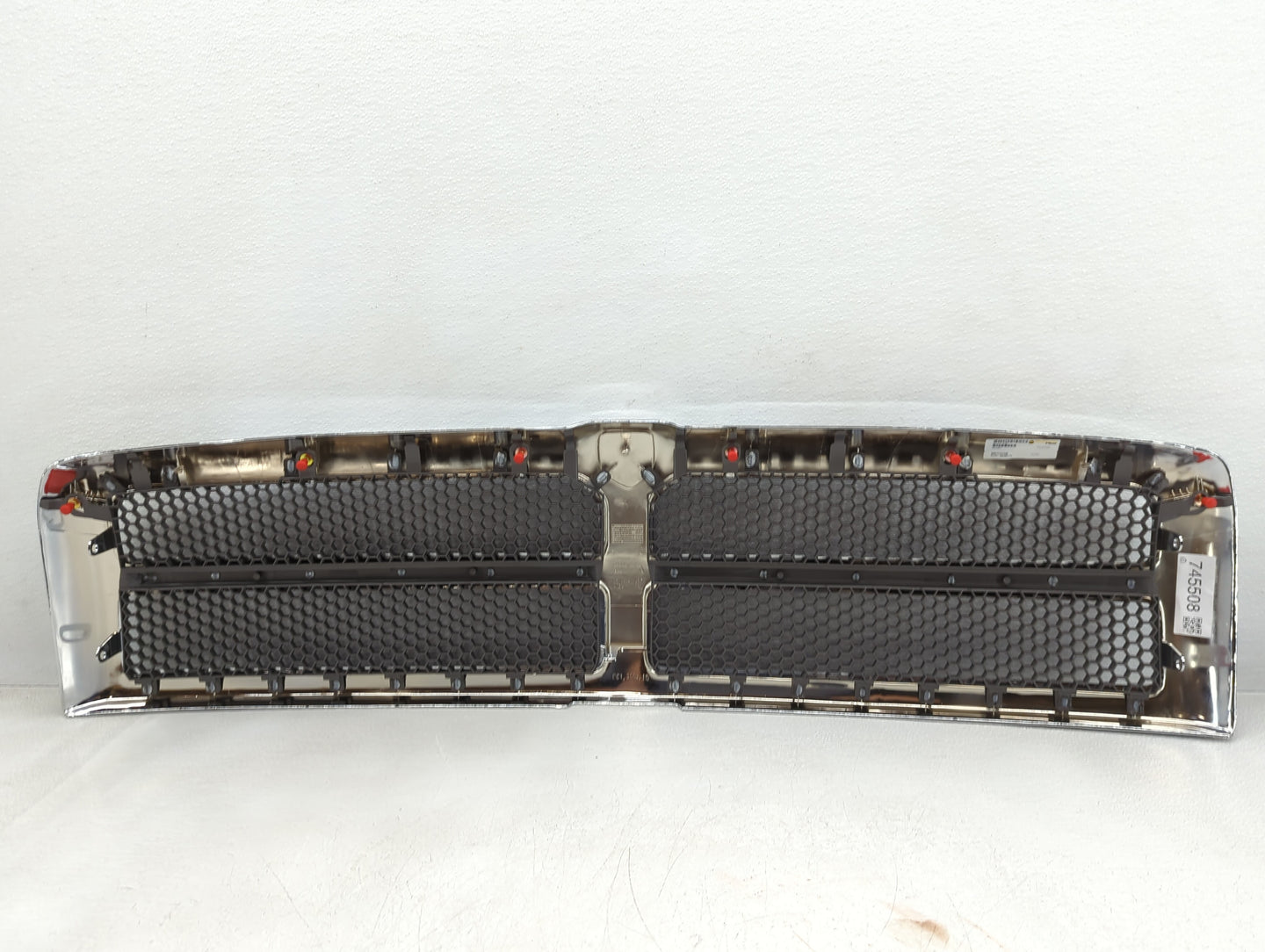 2017-2019 Buick Lacrosse Front Grille Bumper Not Included - Oemusedautoparts1.com