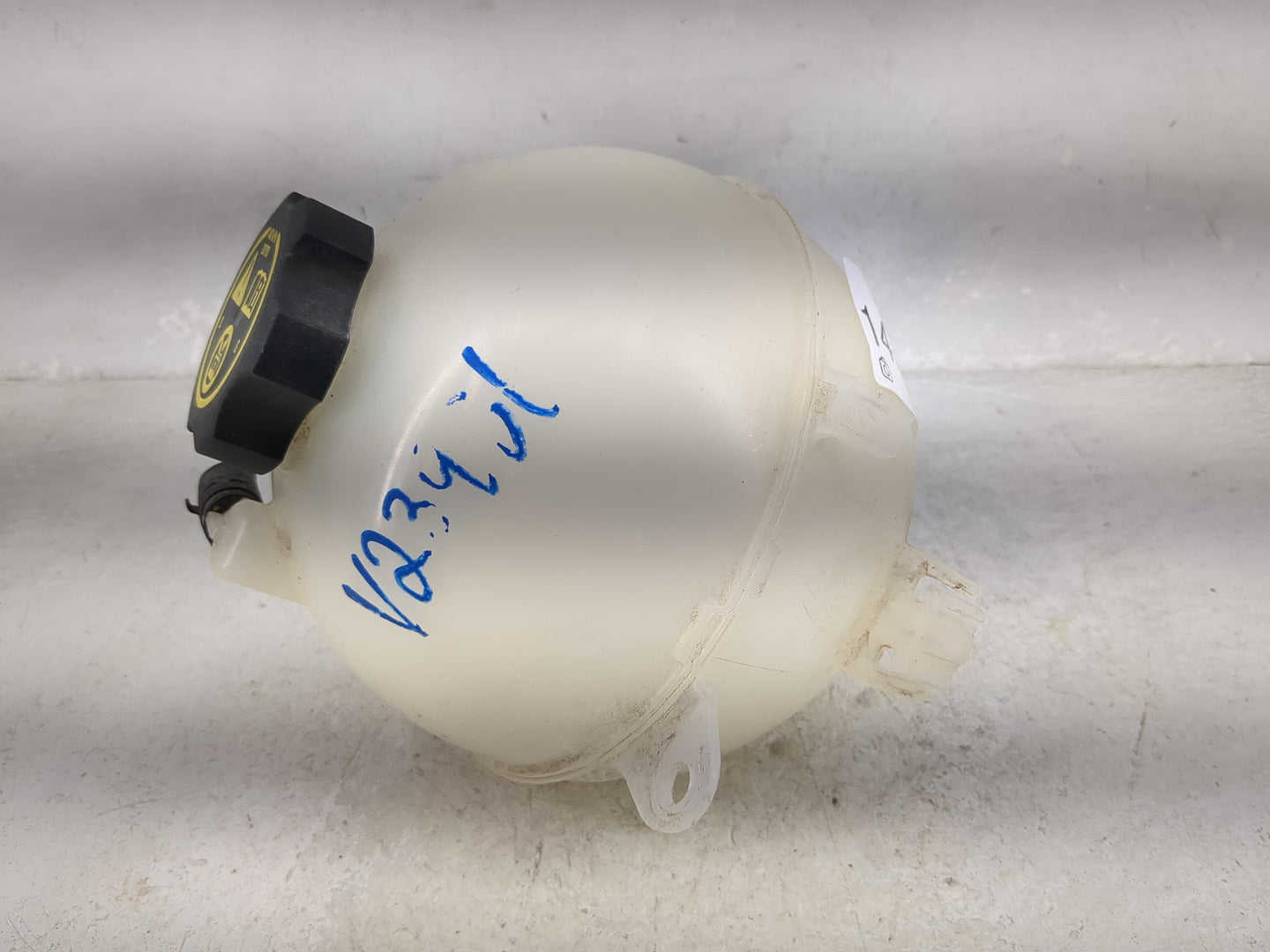 Buick Regal Radiator Coolant Overflow Expansion Tank Bottle 1476925 - Oemusedautoparts1.com