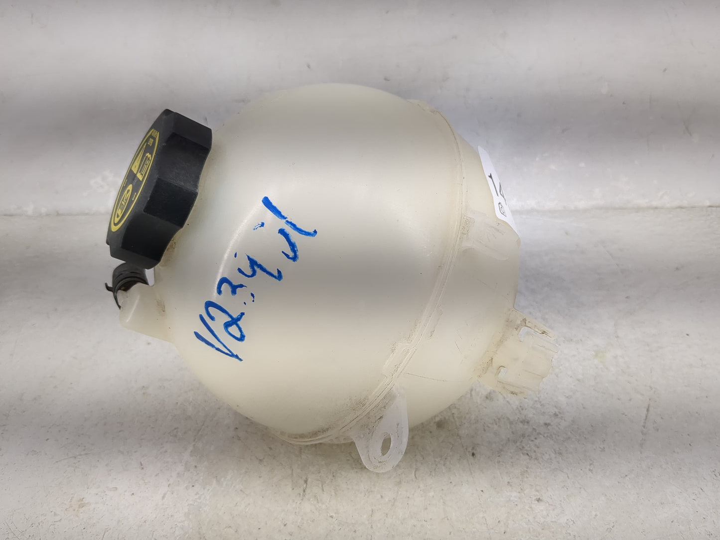 Buick Regal Radiator Coolant Overflow Expansion Tank Bottle 1476925 - Oemusedautoparts1.com