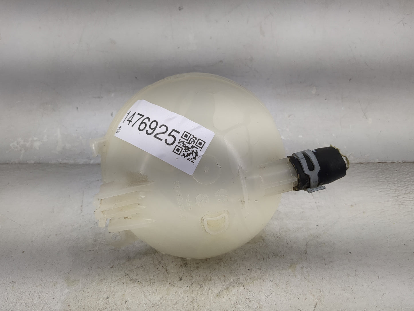 Buick Regal Radiator Coolant Overflow Expansion Tank Bottle 1476925 - Oemusedautoparts1.com
