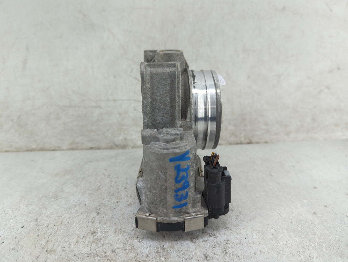 2014-2017 Buick Regal Throttle Body P/N:12681472AA Fits Fits 2013 2014 2015 2016 2017 2018 2019 2020 2021 OEM Used Auto Part