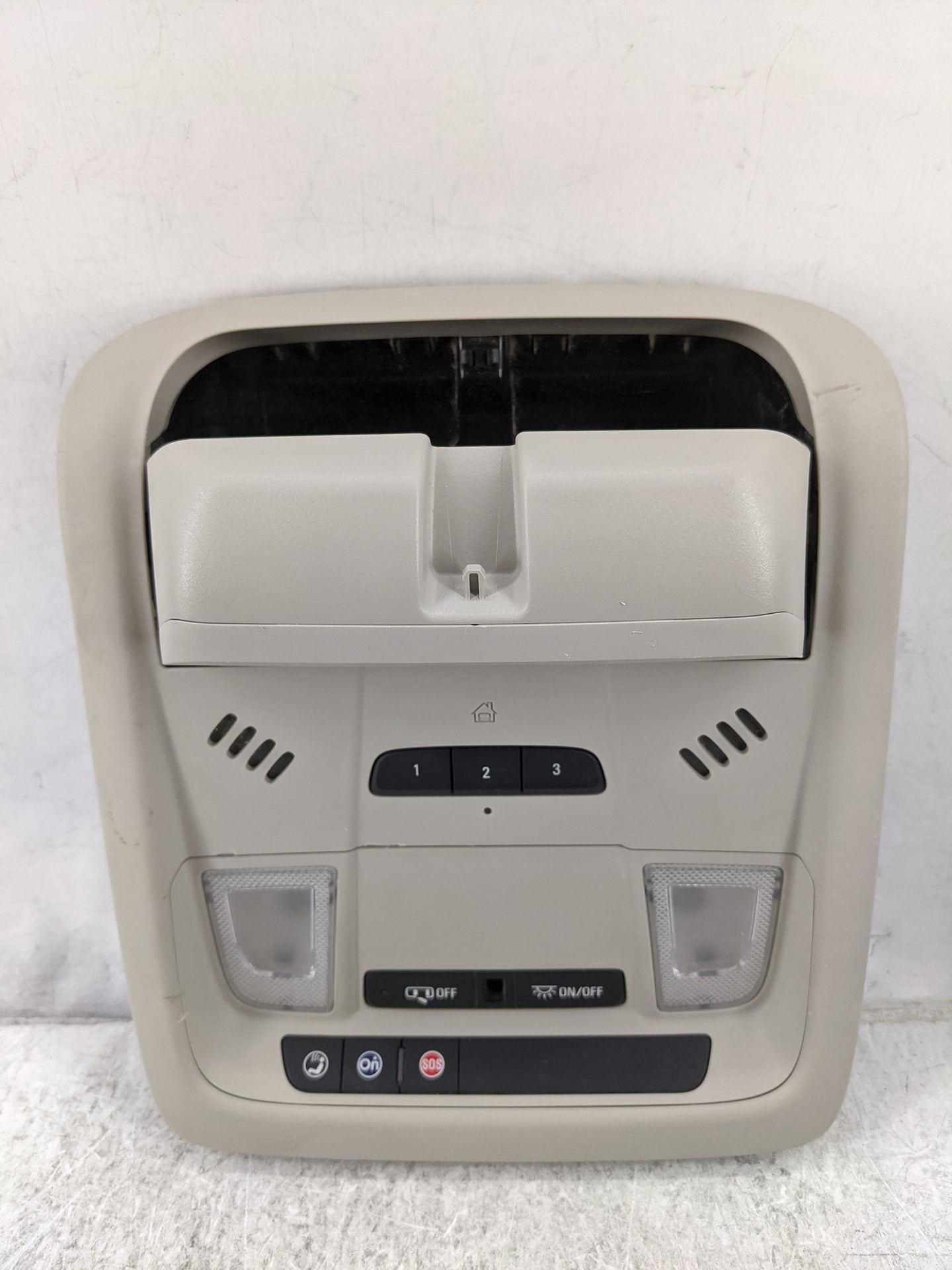 2019 Buick Regal Overhead Roof Console Beige - Oemusedautoparts1.com