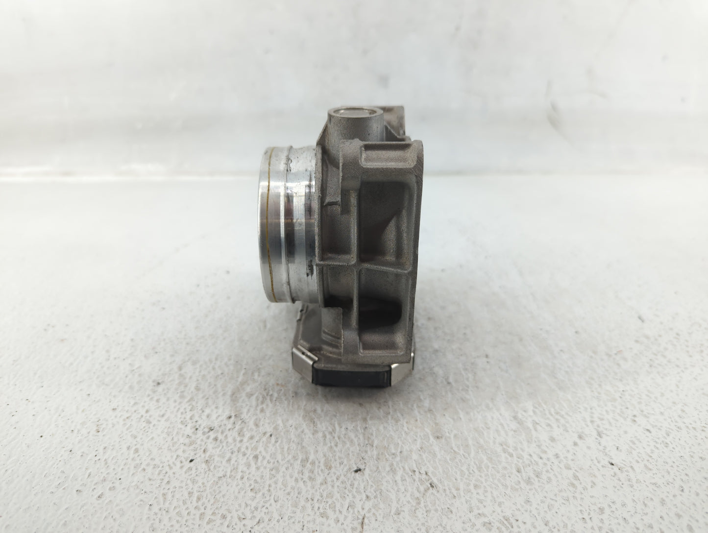 2014-2017 Buick Regal Throttle Body P/N:12670837AA Fits Fits 2013 2014 2015 2016 2017 2018 2019 2020 2021 OEM Used Auto Part