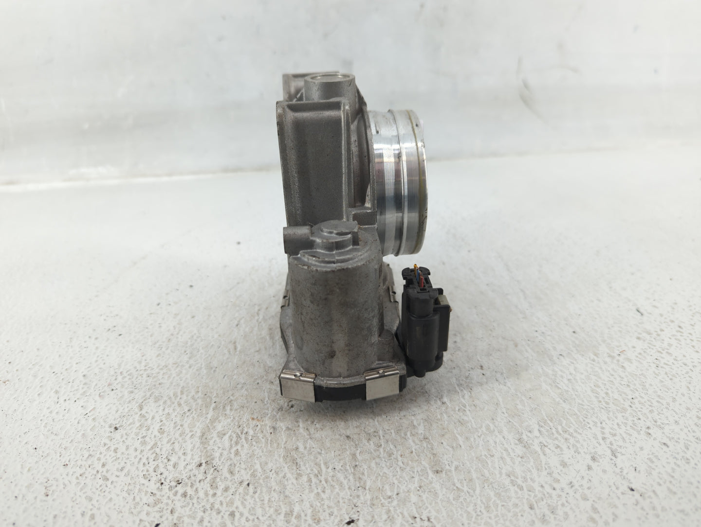 2014-2017 Buick Regal Throttle Body P/N:12670837AA Fits Fits 2013 2014 2015 2016 2017 2018 2019 2020 2021 OEM Used Auto Part