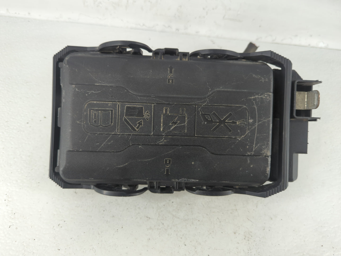 2019 Buick Regal Fusebox Fuse Box Panel Relay Module P/N:39116632_01 Fits OEM Used Auto Parts - Oemusedautoparts1.com