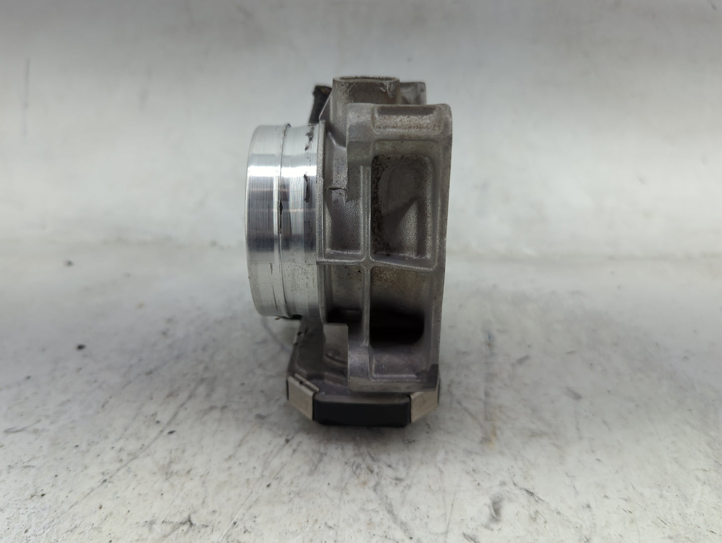 2014-2019 Cadillac Cts Throttle Body P/N:12681472AA Fits Fits 2013 2014 2015 2016 2017 2018 2019 2020 2021 OEM Used Auto Par